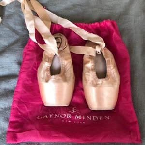 Used Gaynor Minden ballet Pointe shoes